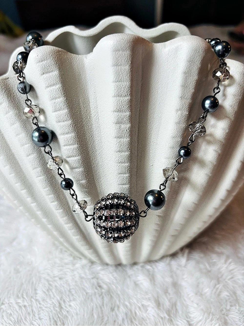 Beaded Pendant Necklace in Black & Silver Like New